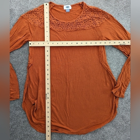 Old Navy long sleeve accent lace neck orange blouse size Medium - Picture 7 of 9